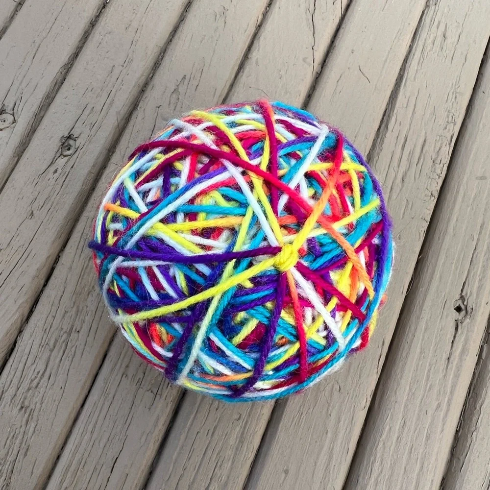 Yarn Ball Style Cat Toy